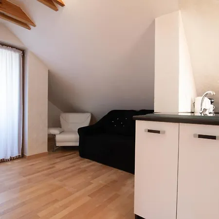 Rubin - I アパート *